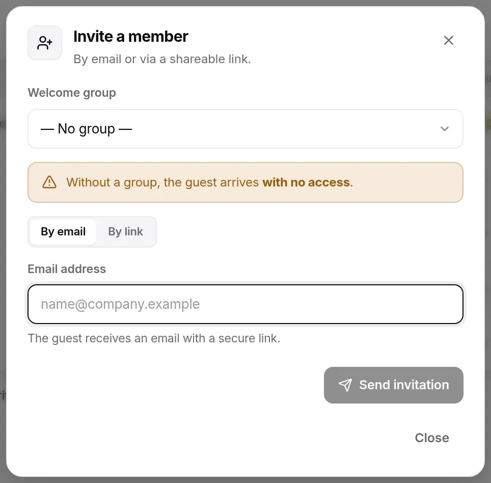 Invitation window without a group: orange banner “Without a group, the guest arrives with no access”
