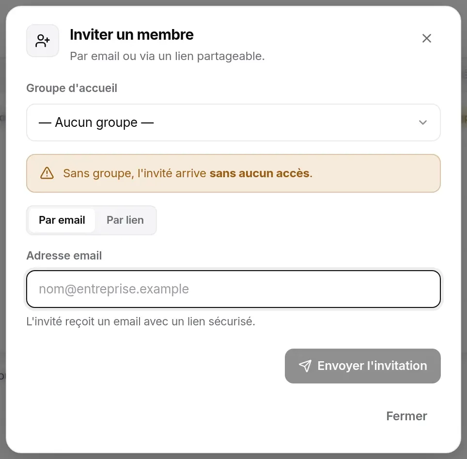 Fenêtre d’invitation sans groupe : bandeau orange « Sans groupe, l’invité arrive sans aucun accès »